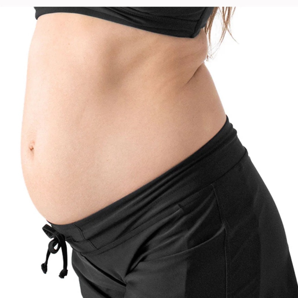 Kindred Bravely maternity black large swim shorts with inside pockets!